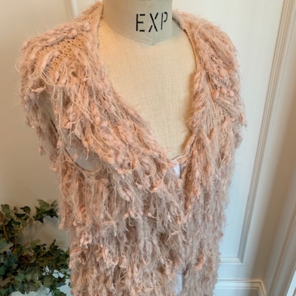 Shaggy Blush Colored Vest - Picture 3 of 12